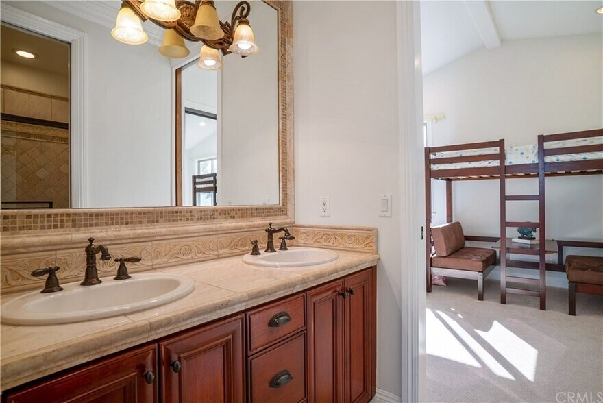 Guest Bathroom - 2509 Palm Ave