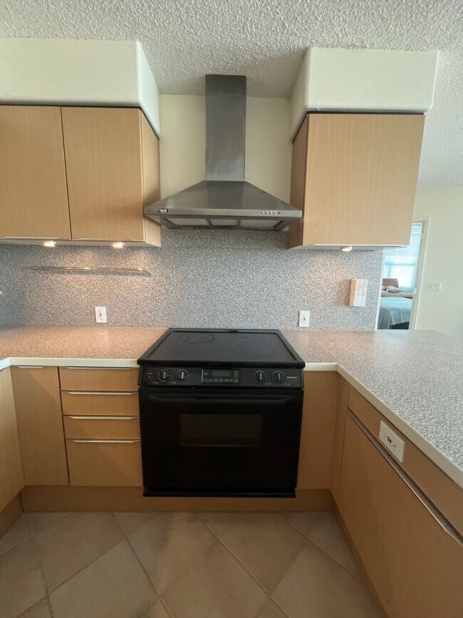 Building Photo - 247
