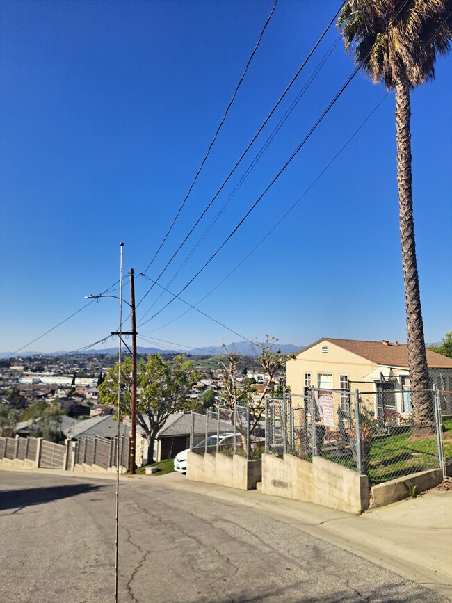 Building Photo - 3801 Ramboz Dr