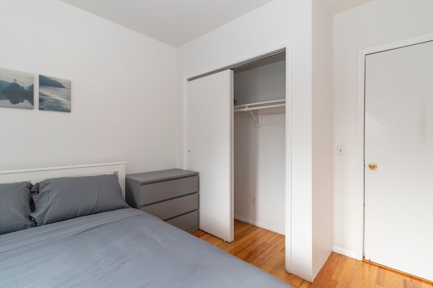 Building Photo - 130 E 95th St