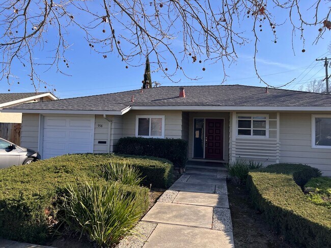 Building Photo - 56-0404