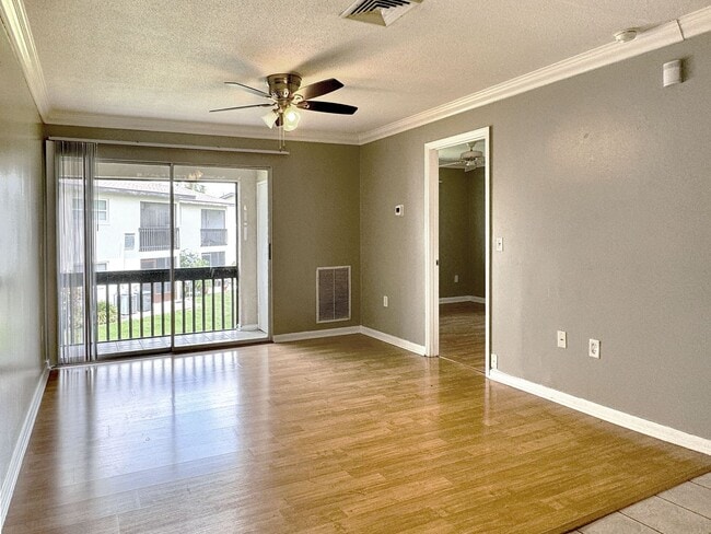 Building Photo - Delightful Two-Bedroom Condo in Winter Haven