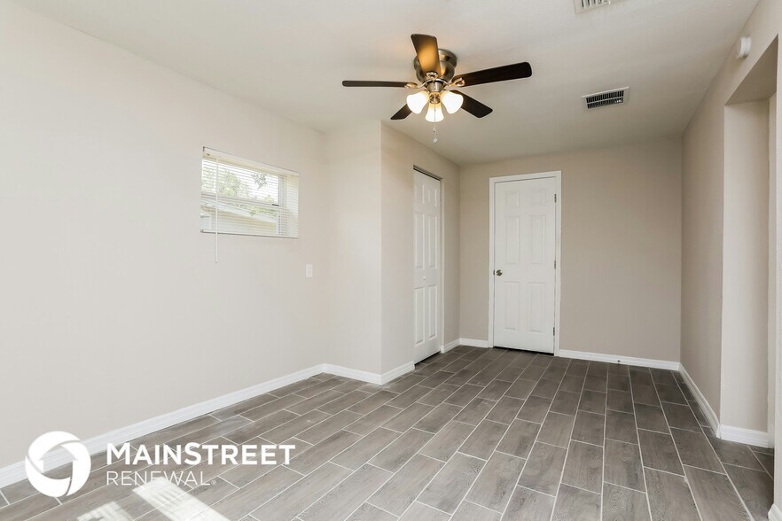 Building Photo - 913 Bethune Dr