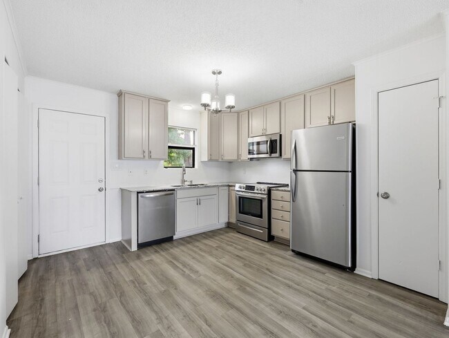 Building Photo - Welcome to Brynn Marr!