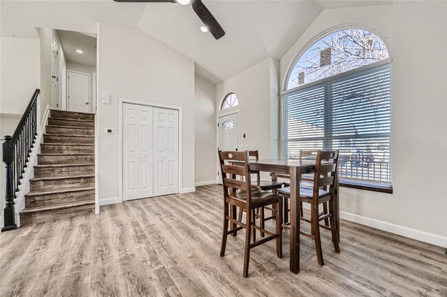 Building Photo - 5701 N Wagonwheel Trail