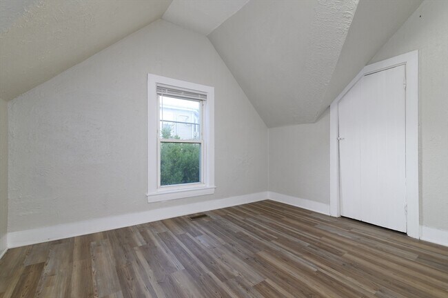 Building Photo - 69 Beacon Park