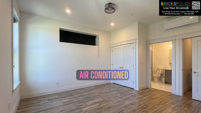 Building Photo - Modern Lake Washington View ADU – Fully Furnished 2BR/2BA (Kirkland)
