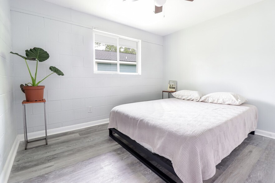 Building Photo - 2213 Fitzgerald Ave