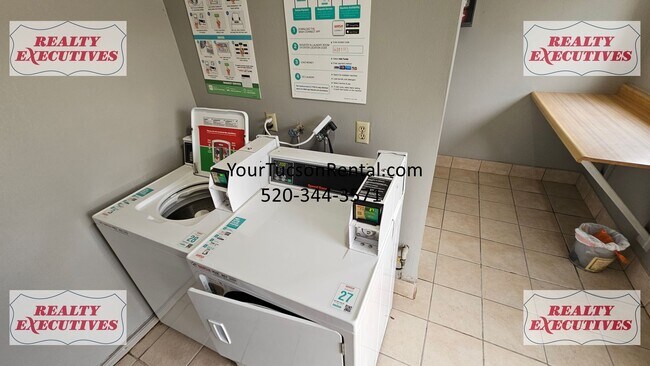 Building Photo - Country Club & Fort Lowell area - 2 Beds 1...