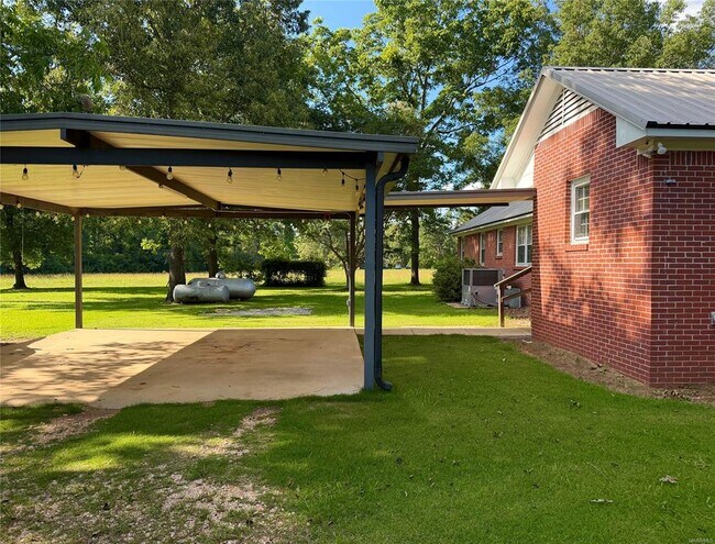 Building Photo - 4871 Titus Rd