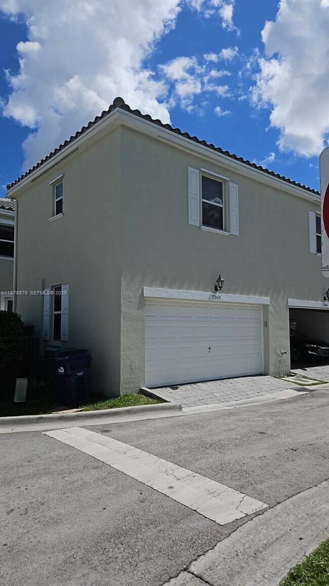 Building Photo - 17065 SW 93rd St