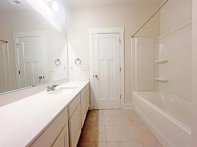 Building Photo - 213 Bank Swallow Wy