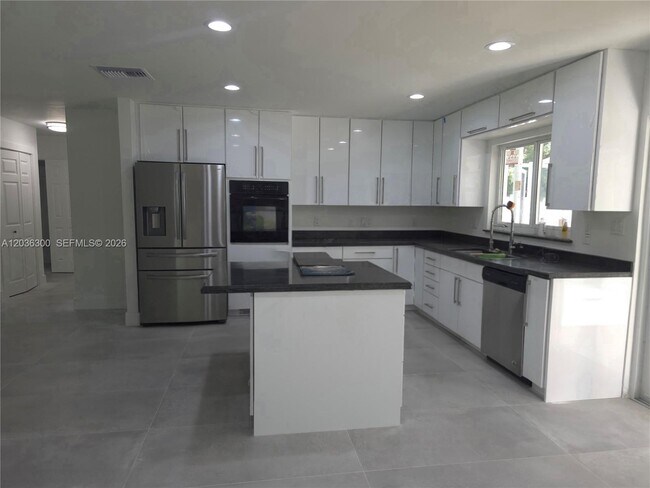 Building Photo - 1565 Thumb Point Dr