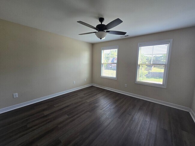 Building Photo - 2111 Yates Ranch Rd