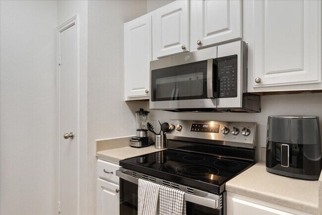 Building Photo - 12166 Metric Blvd