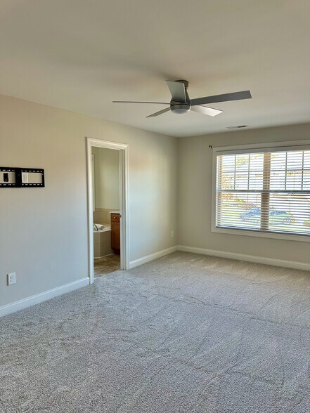 Master Bedroom - 7637 Weathered Oak Way
