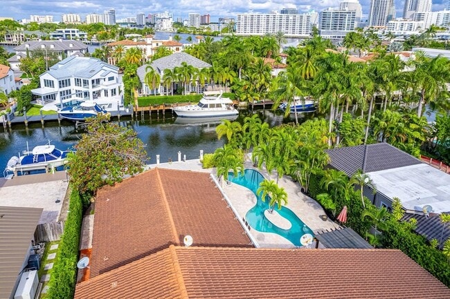 Building Photo - 2519 Barcelona Dr