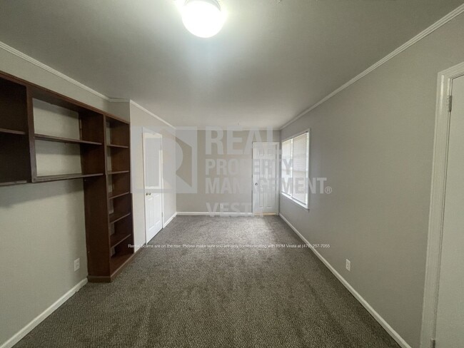 Building Photo - 3129 Stratford Dr