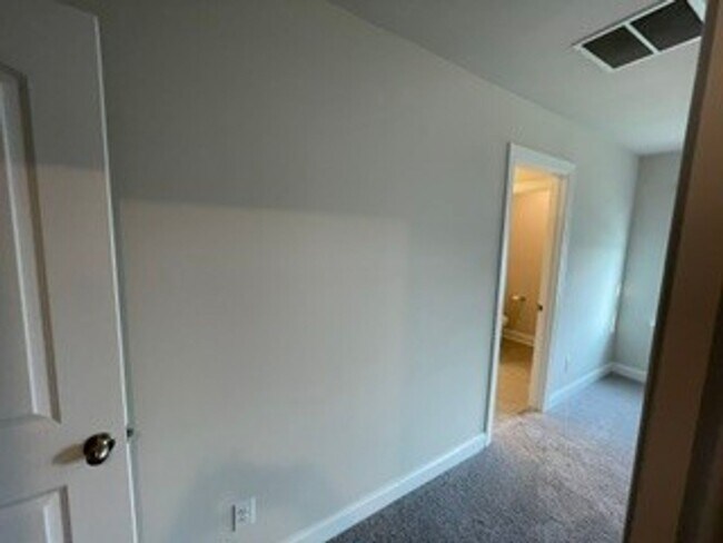Building Photo - 4506 Skywood Ln