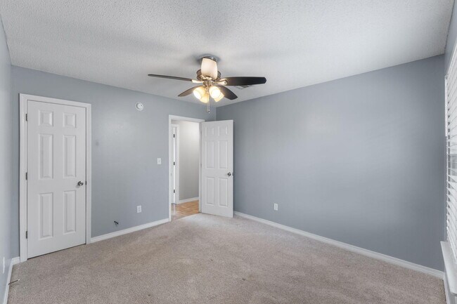 Building Photo - 8828 Arlington Ln