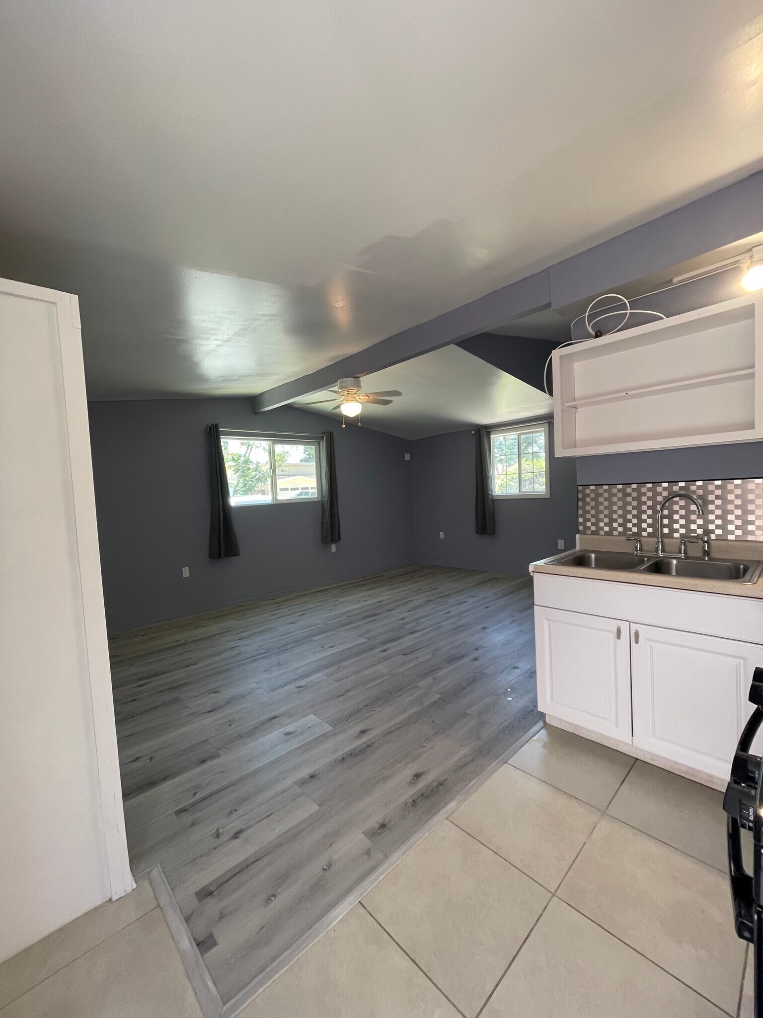 Building Photo - 6439 Graves Ave