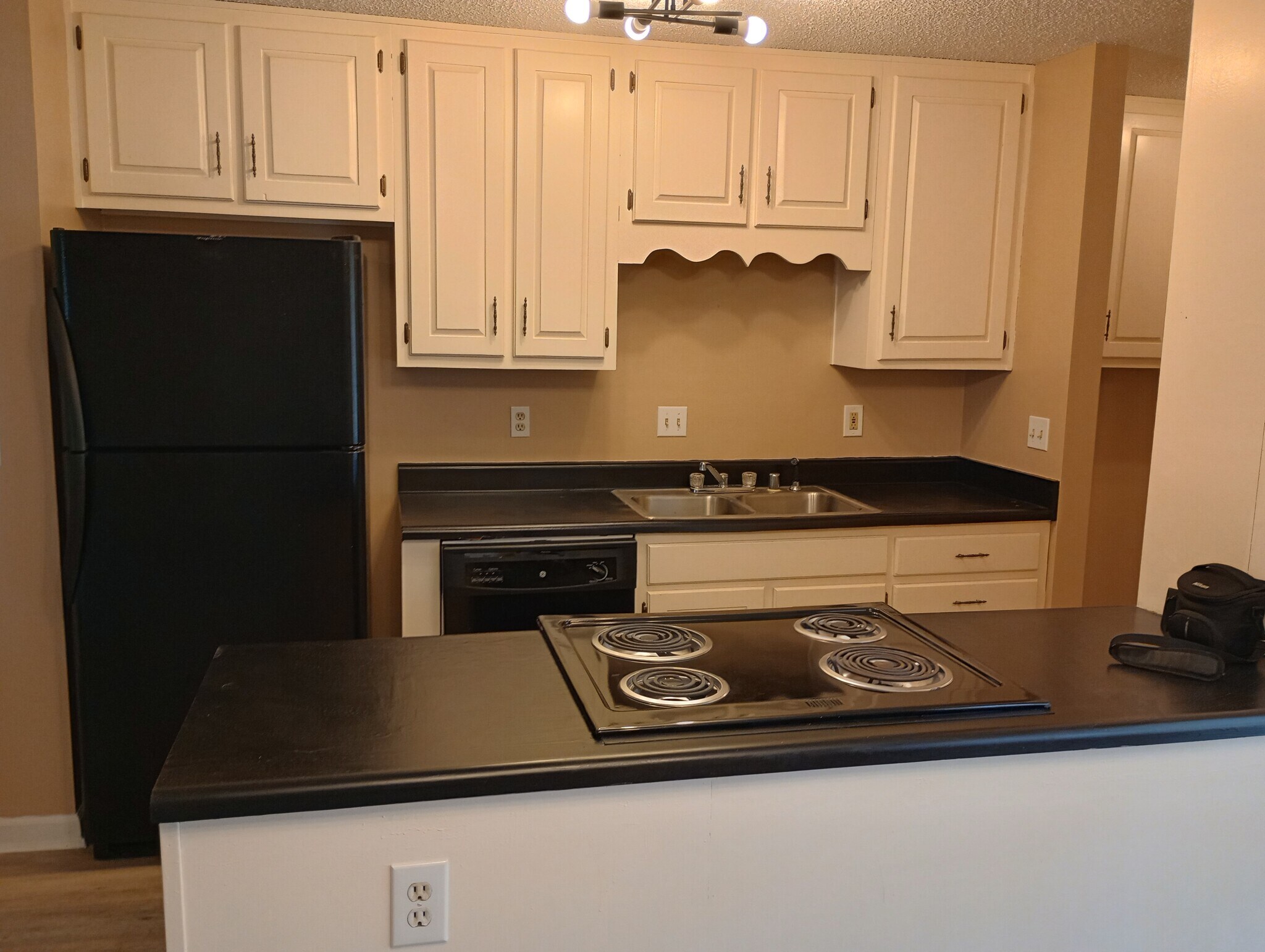 Building Photo - 3208 Quail Ridge Rd