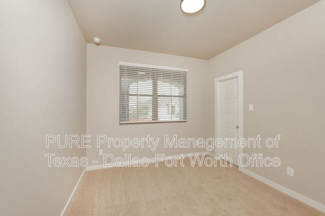 Building Photo - 805 Tidal Dr