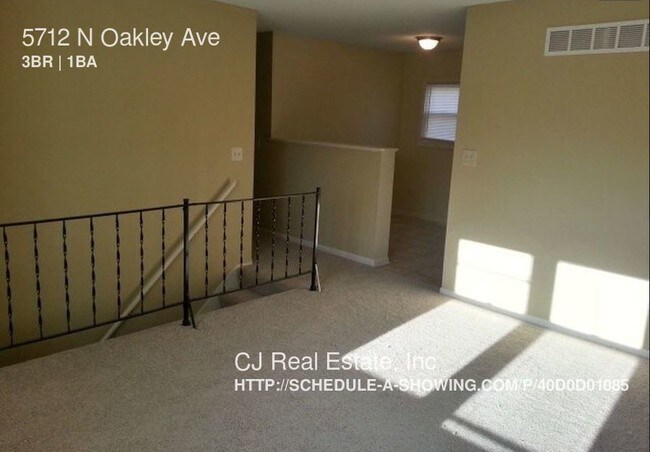 Building Photo - 5712 N Oakley Ave