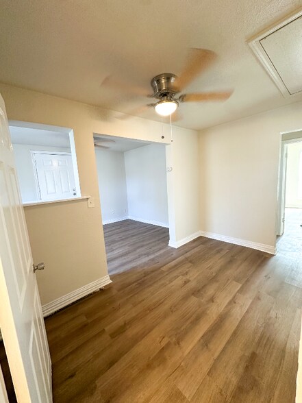 Building Photo - 311 W Malone Ave