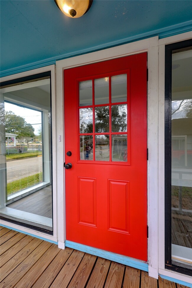 Building Photo - 602 Higgins St