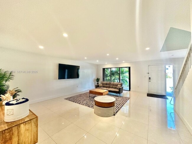 Building Photo - 3736 NE 166th St