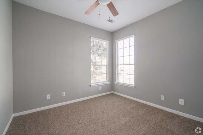 Building Photo - The Layout Everyone Wants