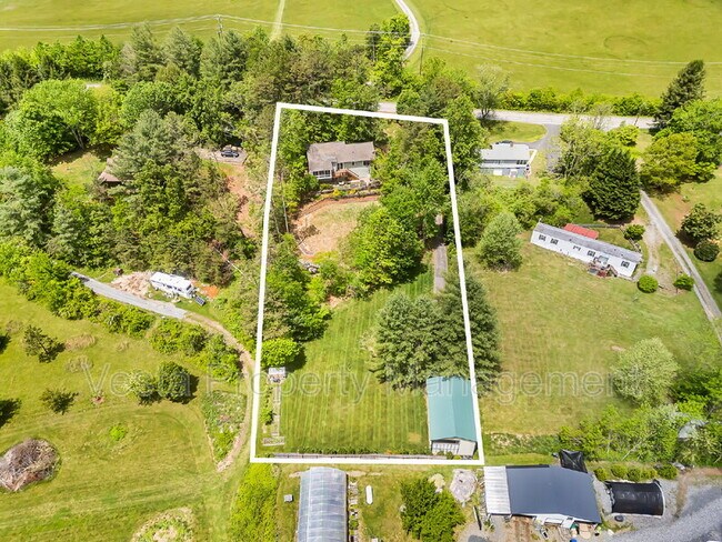 Building Photo - 857 Reems Creek Rd