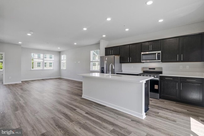 Building Photo - 16640 Green Glade Dr