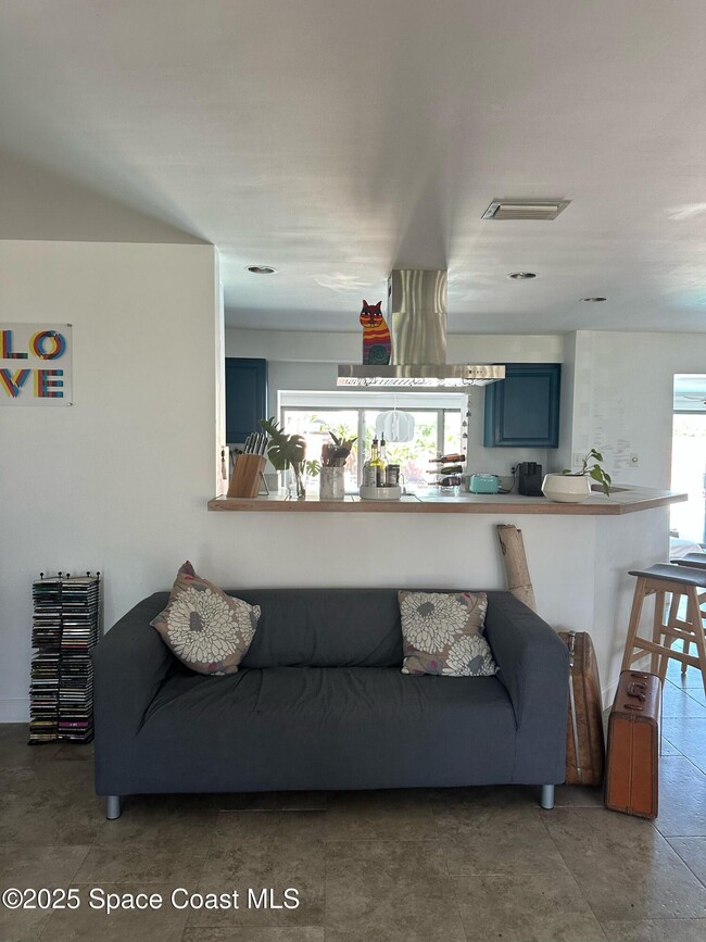 Building Photo - 302 W Osceola Ln