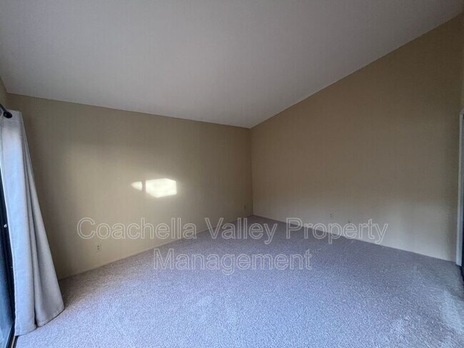 Building Photo - 36532 Vía Abeja