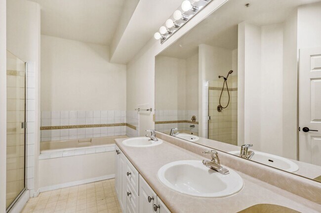 Building Photo - Well-Equipped 2 Bed 2 Bath Sonoma Villero Condo w/ Community Pool, Hot Tub & Exercise Room!