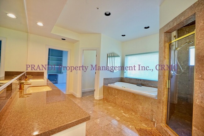 Building Photo - Exclusive Home in Gated Community!