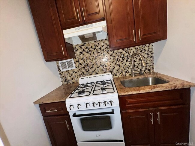 Building Photo - 43 Bronx River Rd