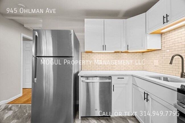 Building Photo - 945 Ohlman Ave