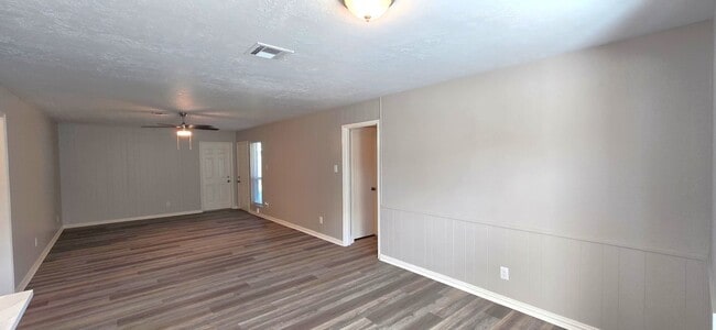 Building Photo - 4315 Navajo St