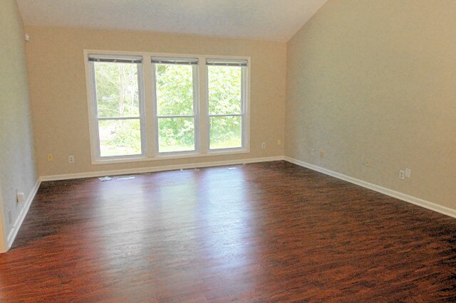 Building Photo - Single story 3 bed, 2 bath home in North Durham on half an acre!