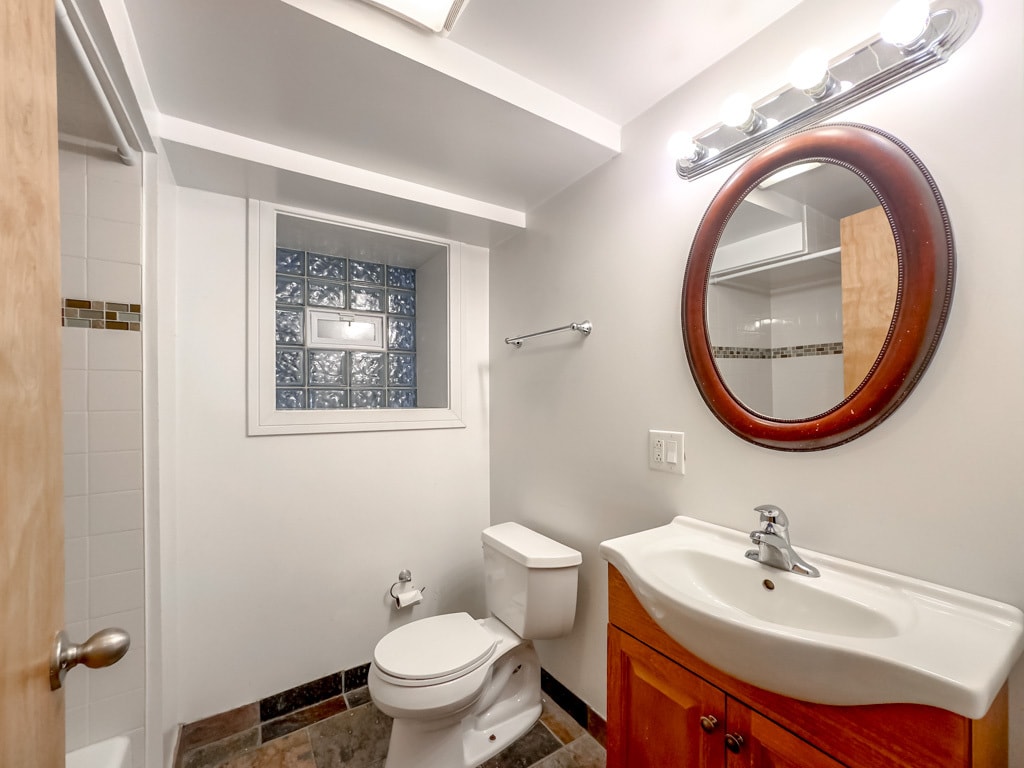 Building Photo - 2837 N Damen Ave