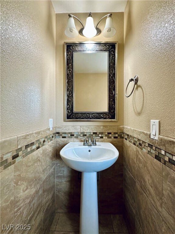 Building Photo - 8923 Deep Ridge Ct