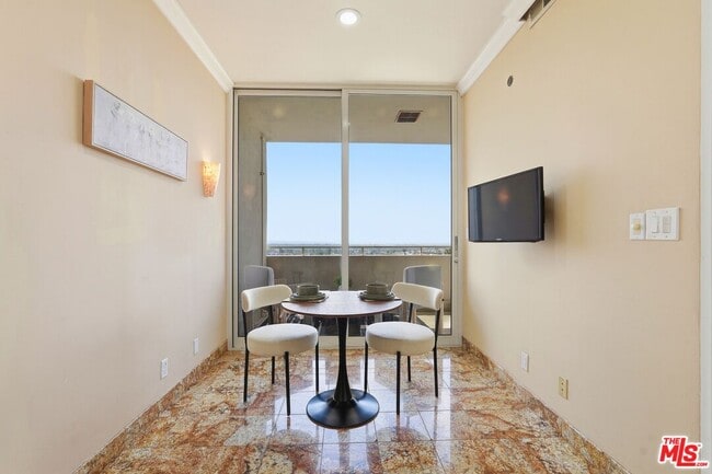 Building Photo - 1333 S Beverly Glen Blvd