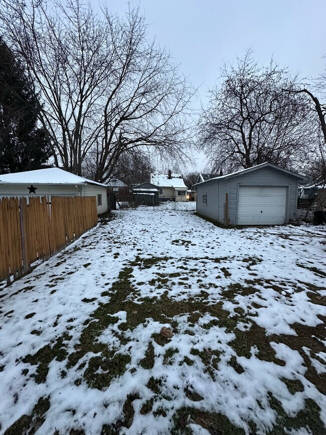 Building Photo - 1145 Brown St