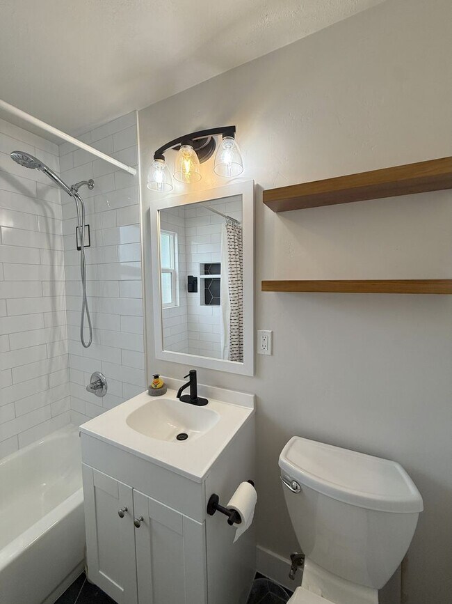 Building Photo - Completely Updated 4-Bedroom Home in Ogden!