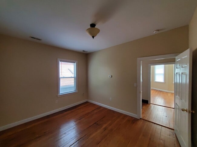 Building Photo - MCV, VCU, Church Hill, 2 Story, 3 Bedroom, 2 1/2 Bath House