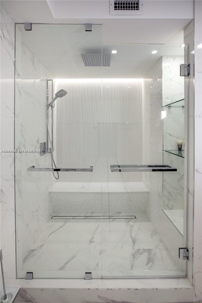 Building Photo - 2030 S Ocean Dr