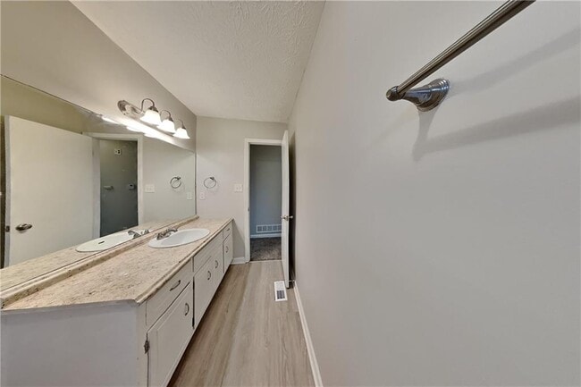 Building Photo - 3263 Holly Mill Run